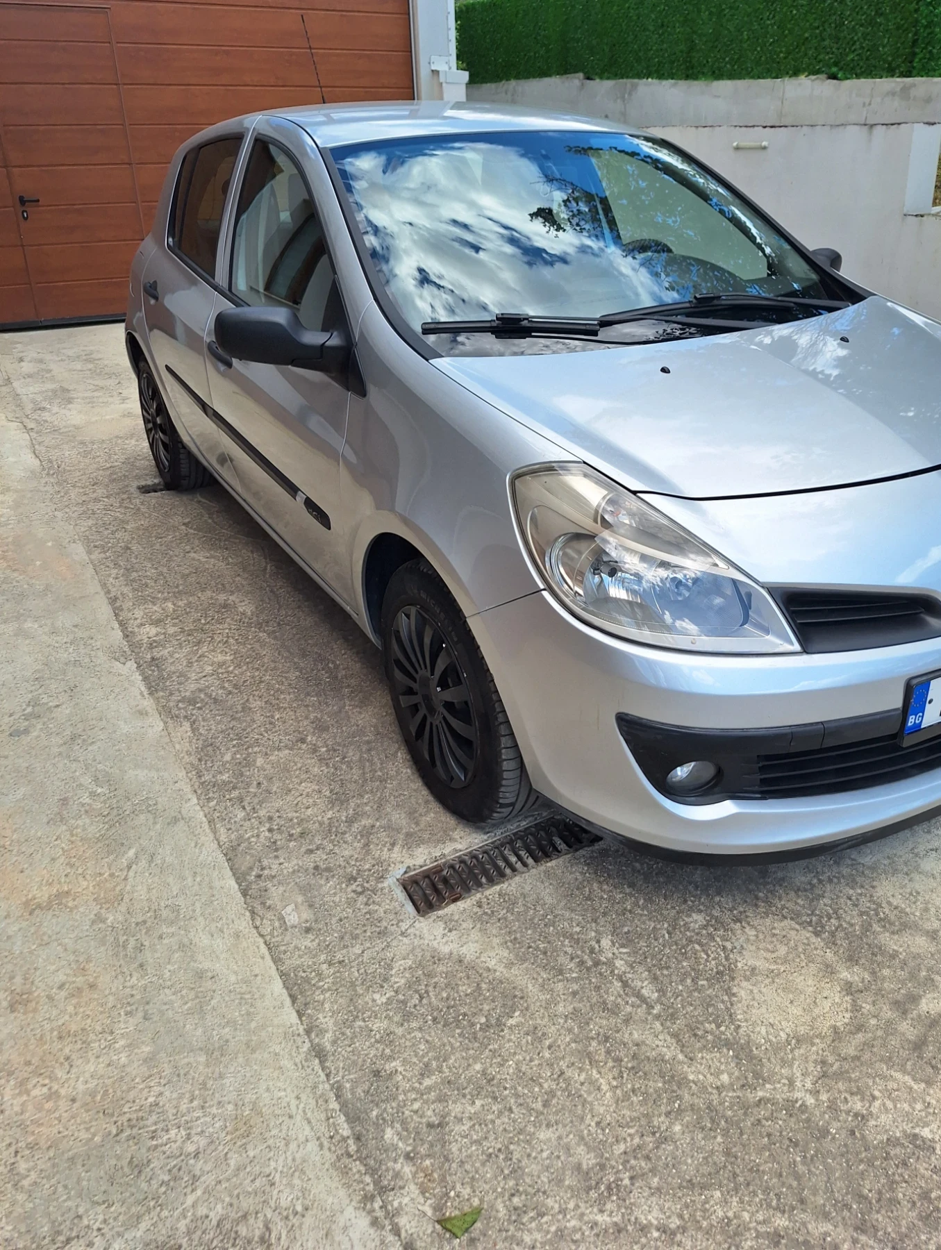 Renault Clio III, снимка 3 - Автомобили и джипове - 54913957