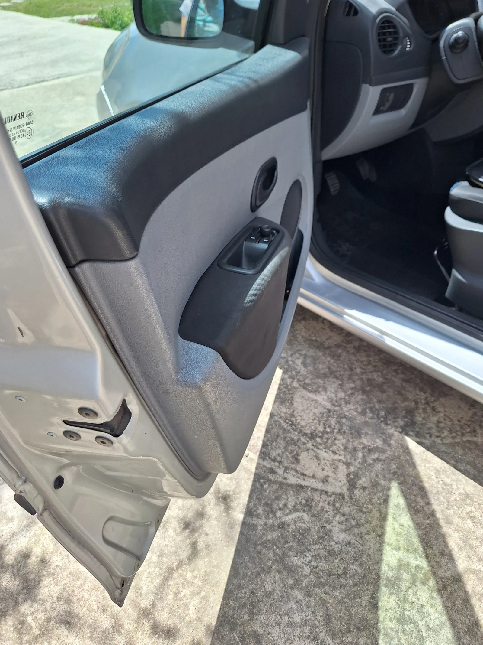 Renault Clio III, снимка 13 - Автомобили и джипове - 54913957