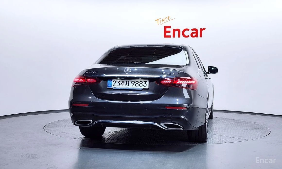 Mercedes-Benz E 220, снимка 4 - Автомобили и джипове - 54969825