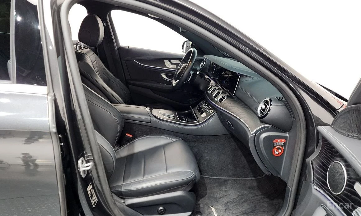 Mercedes-Benz E 220, снимка 11 - Автомобили и джипове - 54969825