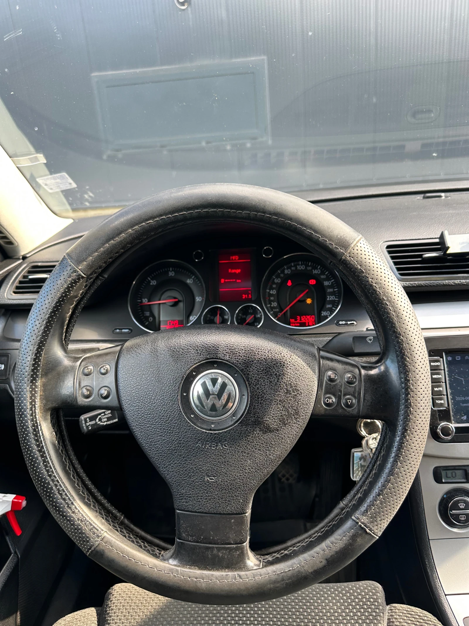VW Passat 2.0TDI, снимка 6 - Автомобили и джипове - 55037734