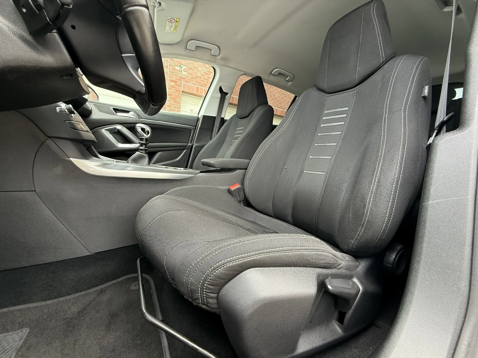 Peugeot 308 1.6HDI-FULL-LED-TOP, снимка 13 - Автомобили и джипове - 55176831
