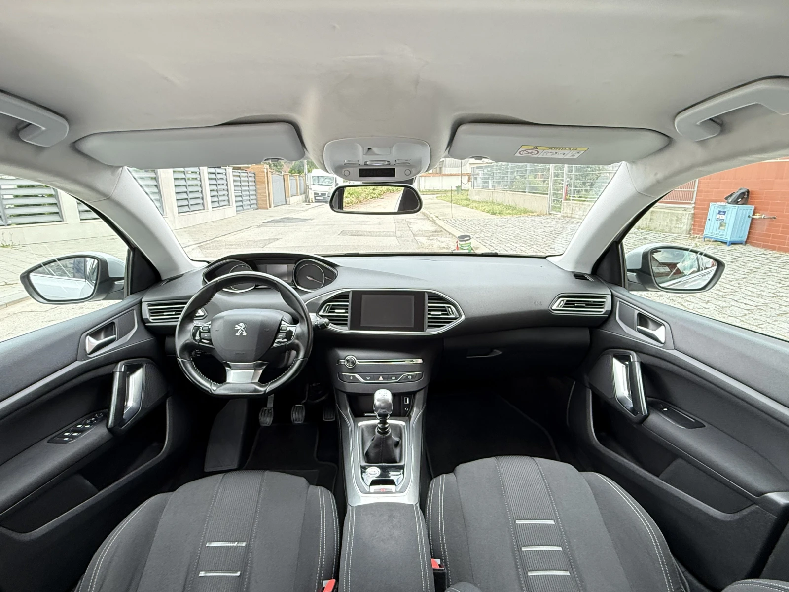 Peugeot 308 1.6HDI-FULL-LED-TOP, снимка 11 - Автомобили и джипове - 55176831