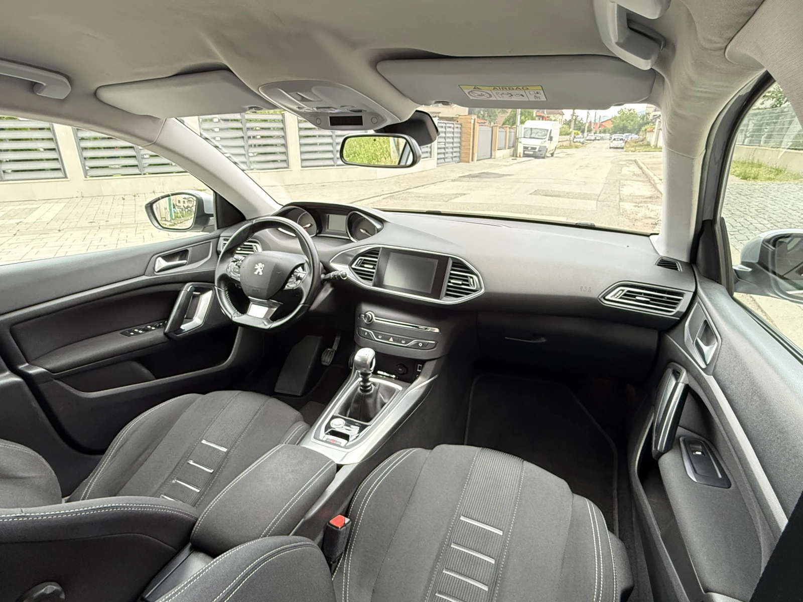Peugeot 308 1.6HDI-FULL-LED-TOP, снимка 12 - Автомобили и джипове - 55176831