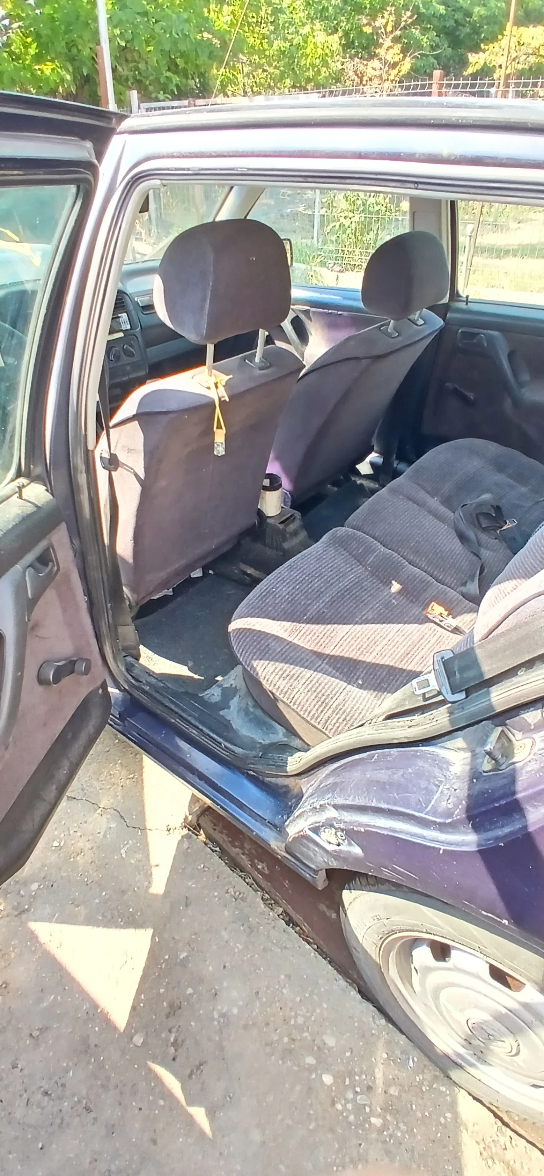 VW Golf 1.8 90кс, снимка 7 - Автомобили и джипове - 55768063