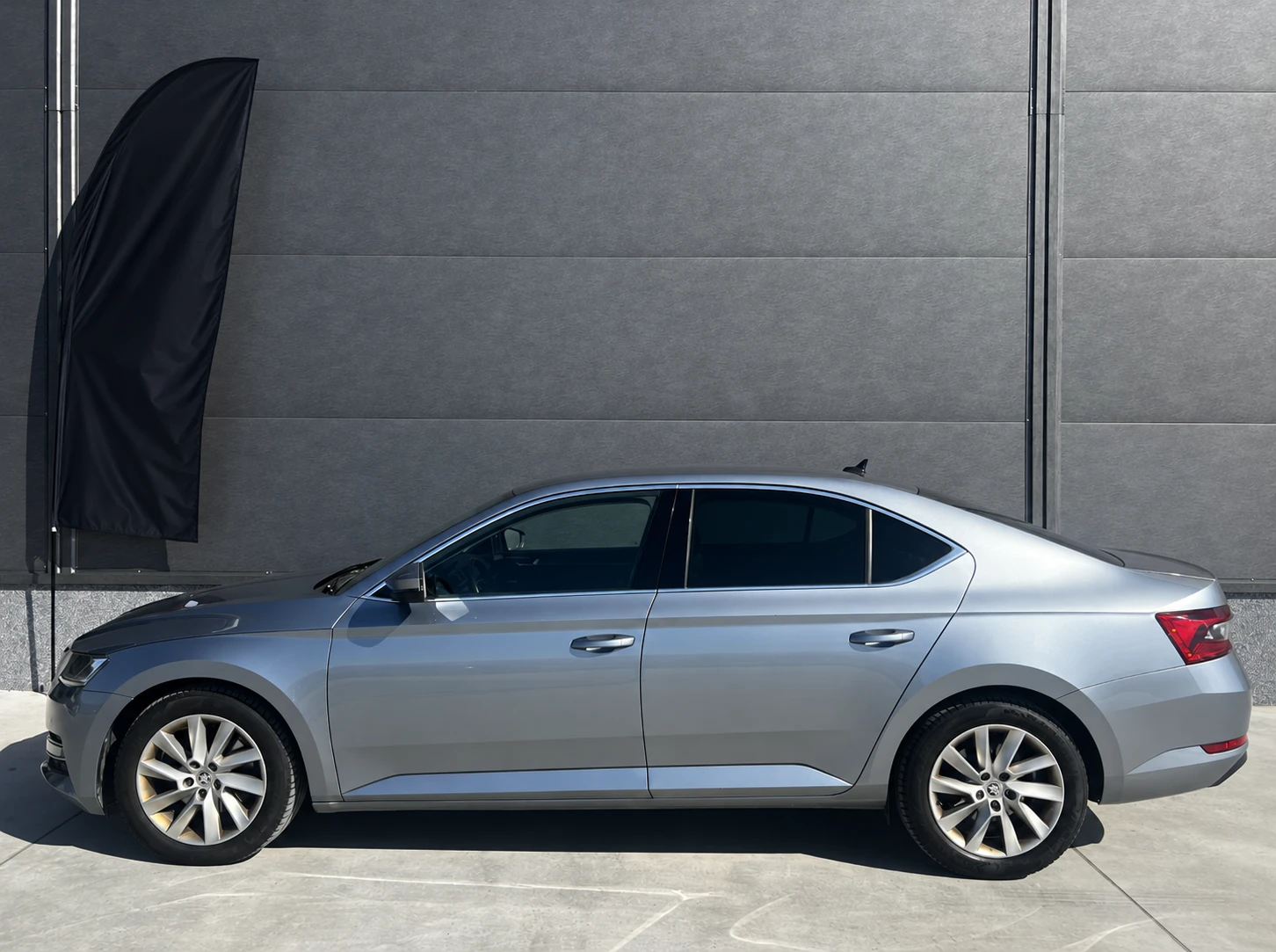 Skoda Superb, снимка 5 - Автомобили и джипове - 56456759