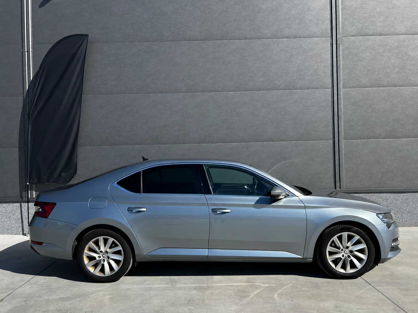 Skoda Superb, снимка 6 - Автомобили и джипове - 56456759