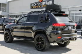 Обява за продажба на Jeep Grand cherokee 6.4 HEMI SRT *  8ZF * ПАНО * ПОДГРЕВ * ОБДУХВАНЕ  ~51 000 лв. - изображение 4