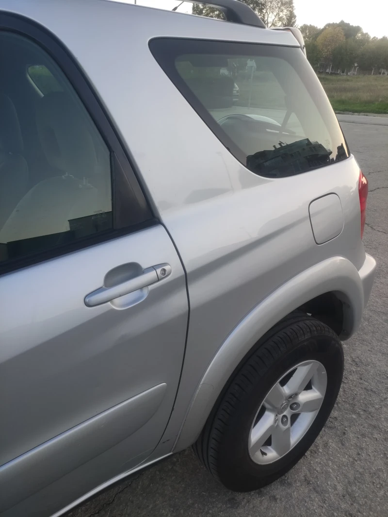 Toyota Rav4, снимка 4 - Автомобили и джипове - 48448638