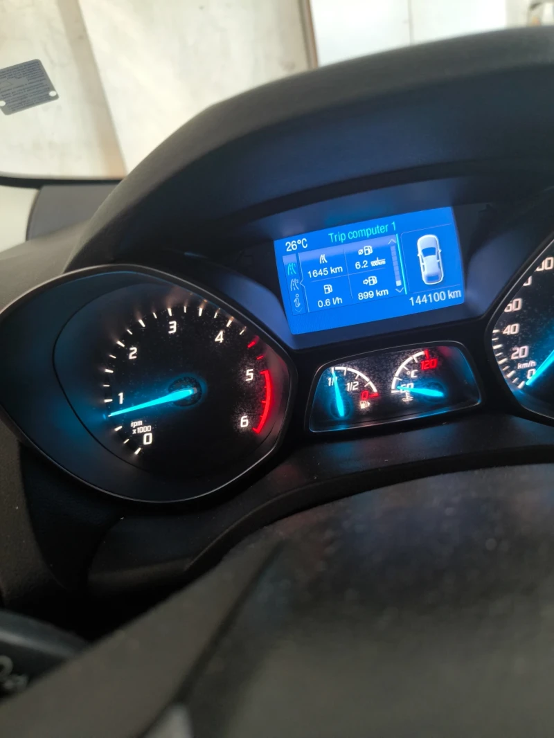 Ford Kuga 2000, снимка 8 - Автомобили и джипове - 51811529