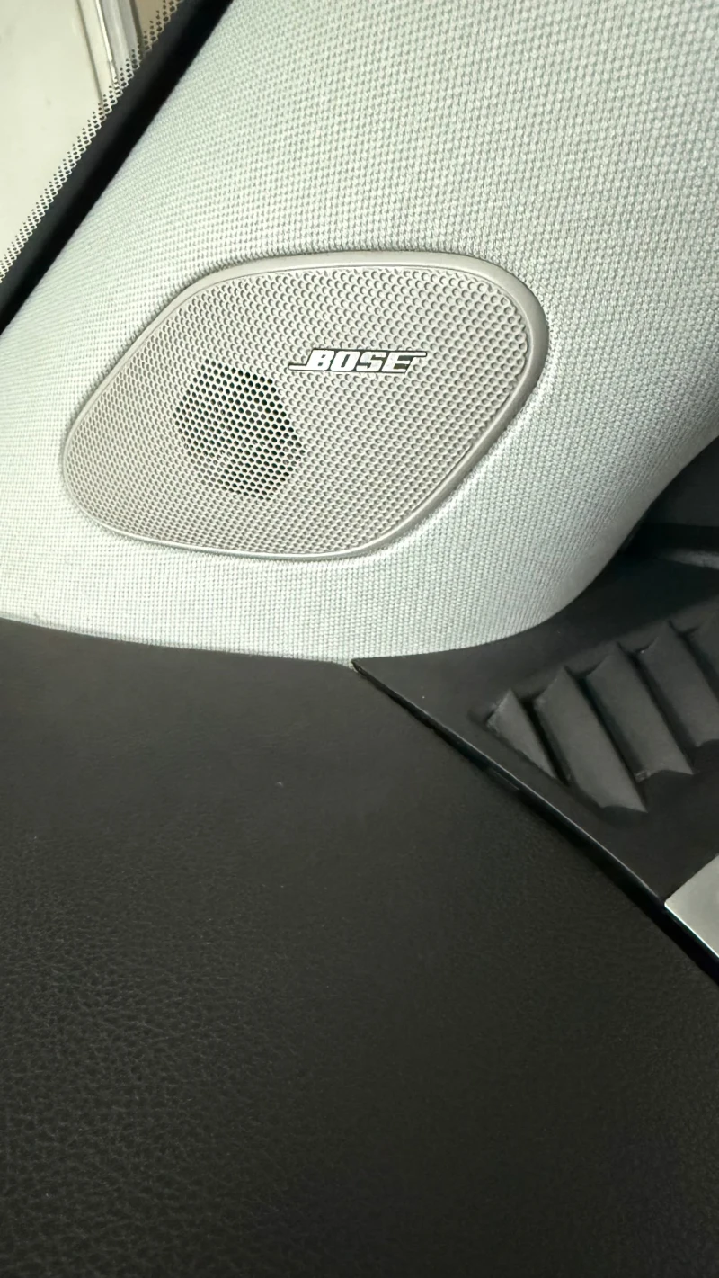 Cadillac Srx 3.6i , снимка 14 - Автомобили и джипове - 52774264