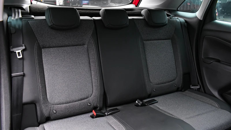 Opel Crossland X 1.2 Turbo Elegance Automatic, снимка 11 - Автомобили и джипове - 53248250