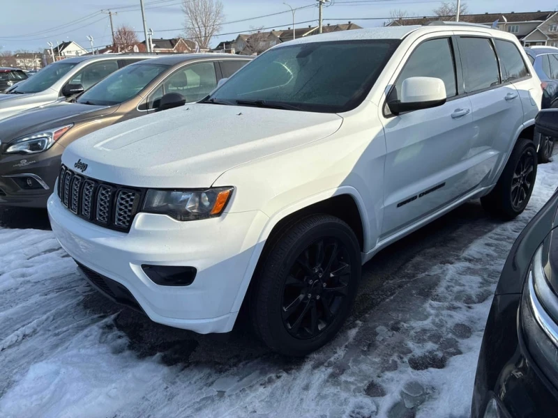 Jeep Grand cherokee  Altitude | 3.6 | Keyless | CARFAX, снимка 2 - Автомобили и джипове - 53460099