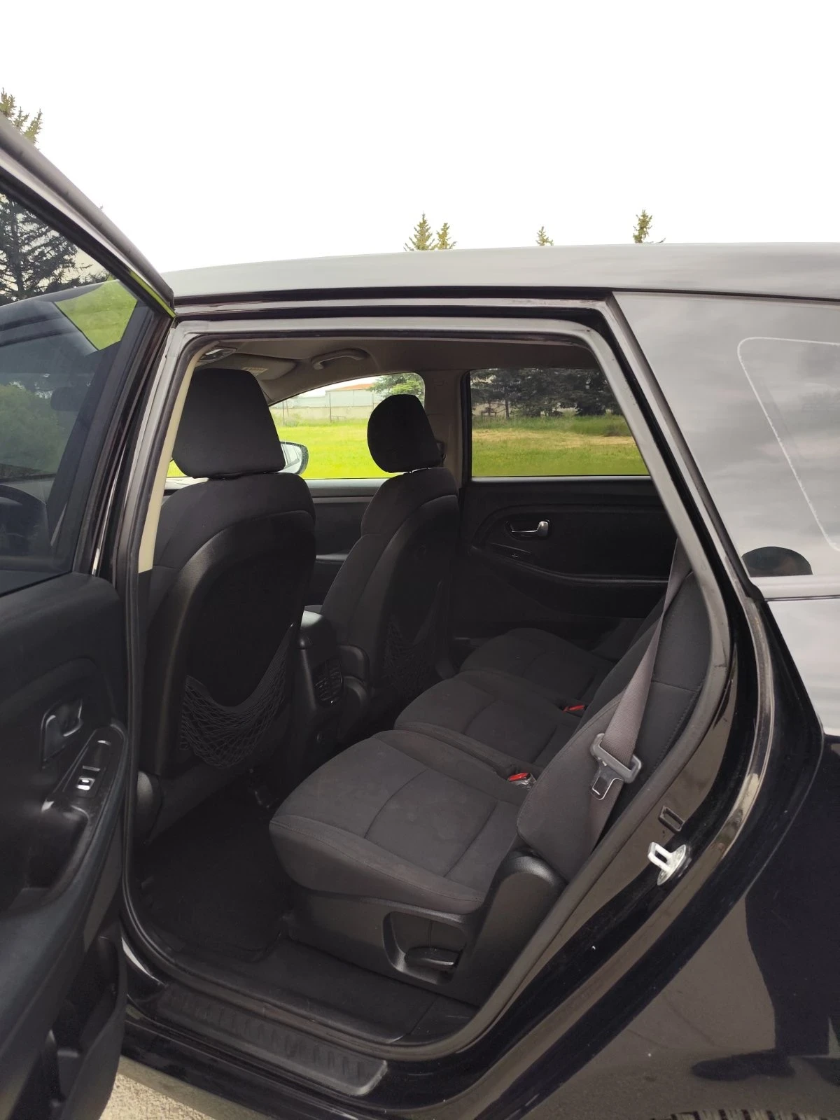 Kia Carens 1.7CRDI* EURO 5B* FACELIFT, снимка 9 - Автомобили и джипове - 50985890