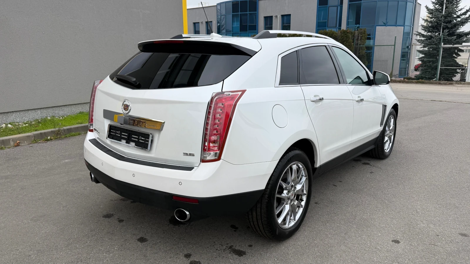 Cadillac Srx 3.6i  - изображение 5