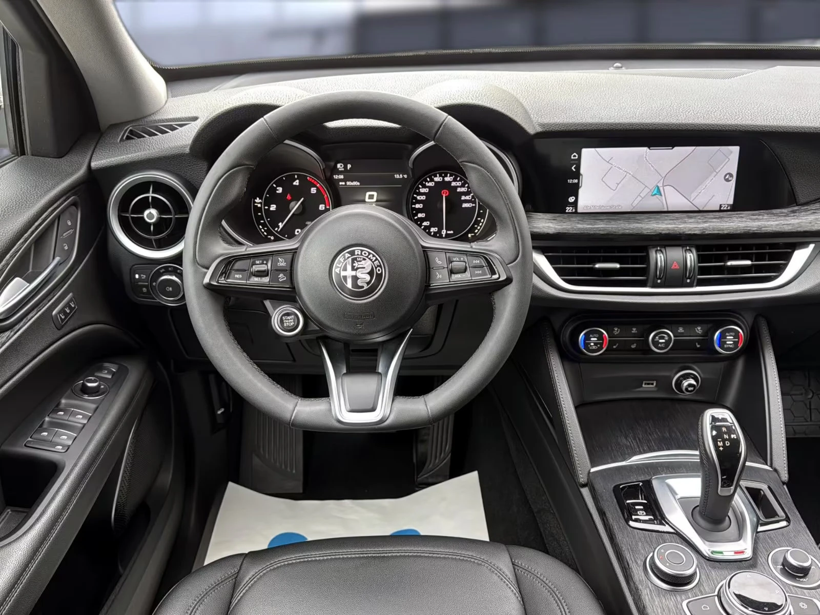 Alfa Romeo Stelvio SUPER/Q4/280HP/CAM/XENON/ACC/1000v - изображение 8