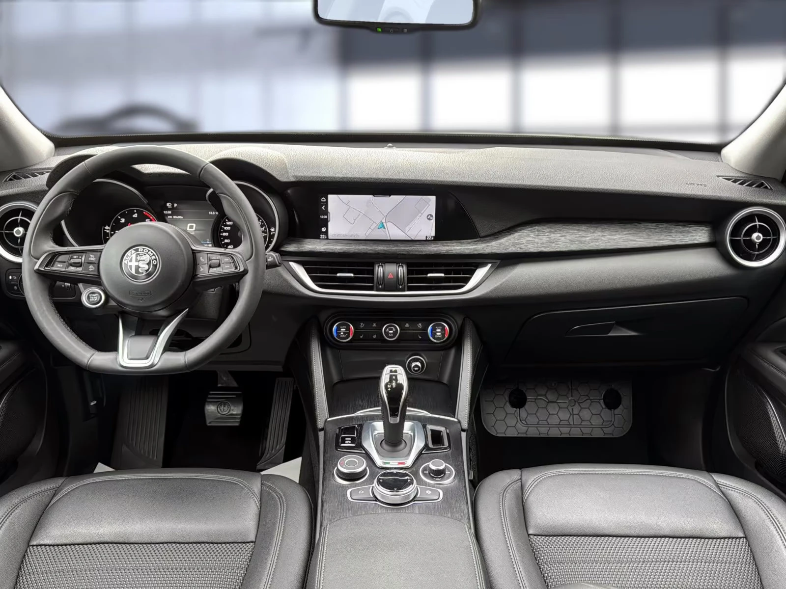 Alfa Romeo Stelvio SUPER/Q4/280HP/CAM/XENON/ACC/1000v - изображение 10