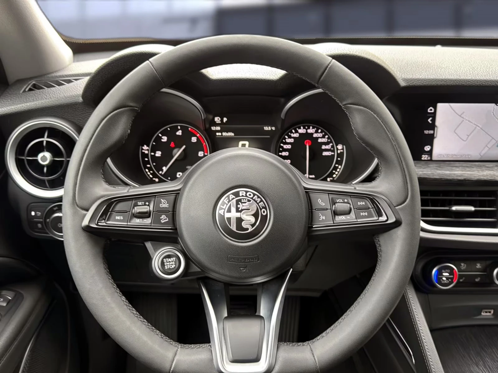 Alfa Romeo Stelvio SUPER/Q4/280HP/CAM/XENON/ACC/1000v - изображение 7