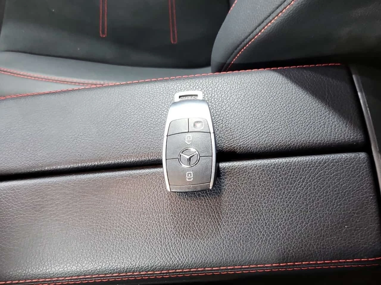 Mercedes-Benz GLC 250  CARFAX /LED / DIS / AMBIENT , снимка 8 - Автомобили и джипове - 53825302