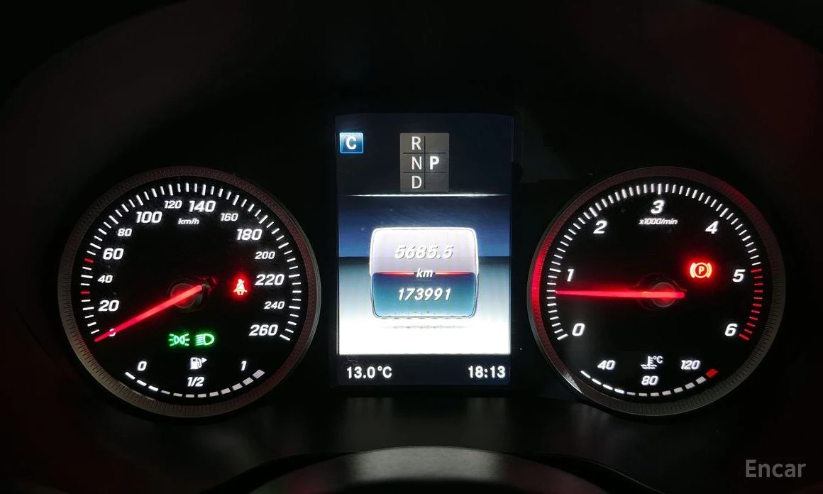 Mercedes-Benz GLC 220 ПАМЕТ* КОЖА* КАМЕРА* 4 ПОДГРЕВА, снимка 7 - Автомобили и джипове - 53989435