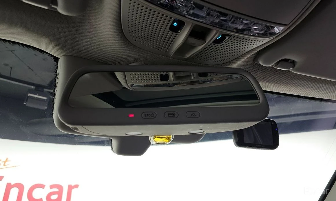 Mercedes-Benz GLC 220 ПАМЕТ* КОЖА* КАМЕРА* 4 ПОДГРЕВА, снимка 15 - Автомобили и джипове - 53989435