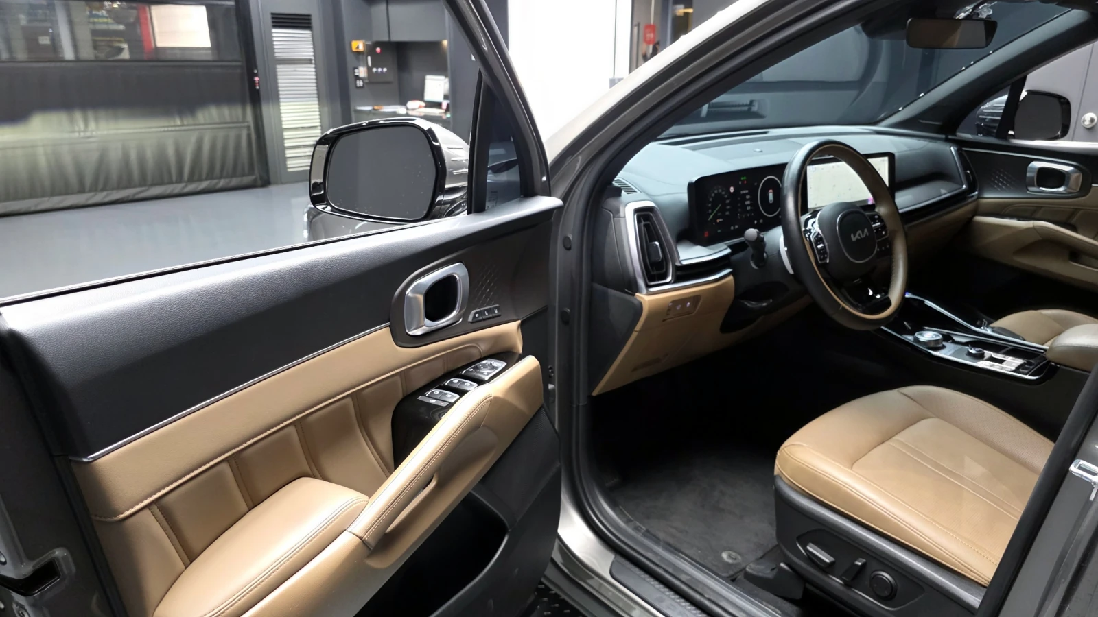 Kia Sorento * DISTRONIC * ОБДУХВАНЕ * 360, снимка 10 - Автомобили и джипове - 54425478