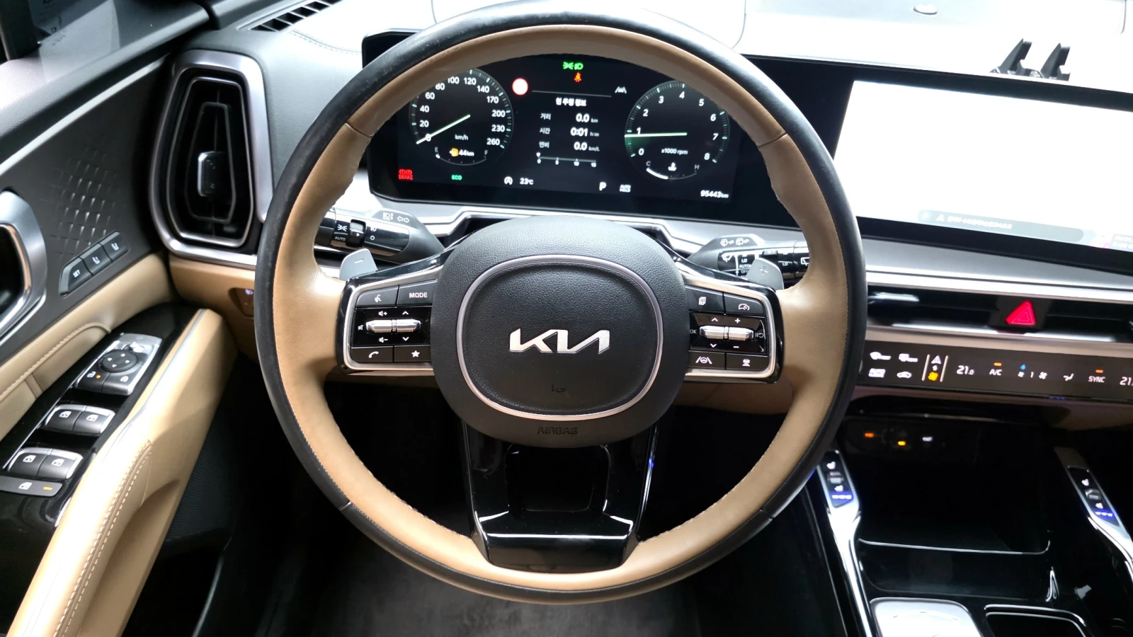 Kia Sorento * DISTRONIC * ОБДУХВАНЕ * 360, снимка 13 - Автомобили и джипове - 54425478