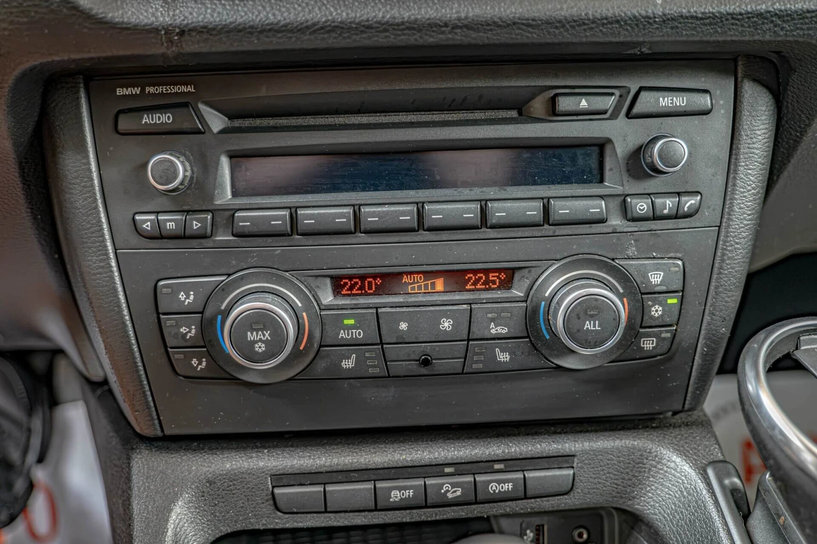 BMW X1 18d/xDrive/Xenon/PDC/Android/Камера/Подгрев, снимка 9 - Автомобили и джипове - 55140903