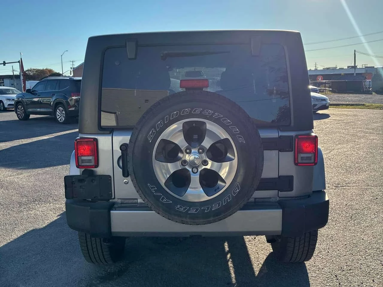 Jeep Wrangler * Sahara * АВТОКРЕДИТ БЕЗ ПЪРВОНАЧАЛНА ВНОСКА* , снимка 4 - Автомобили и джипове - 56211618