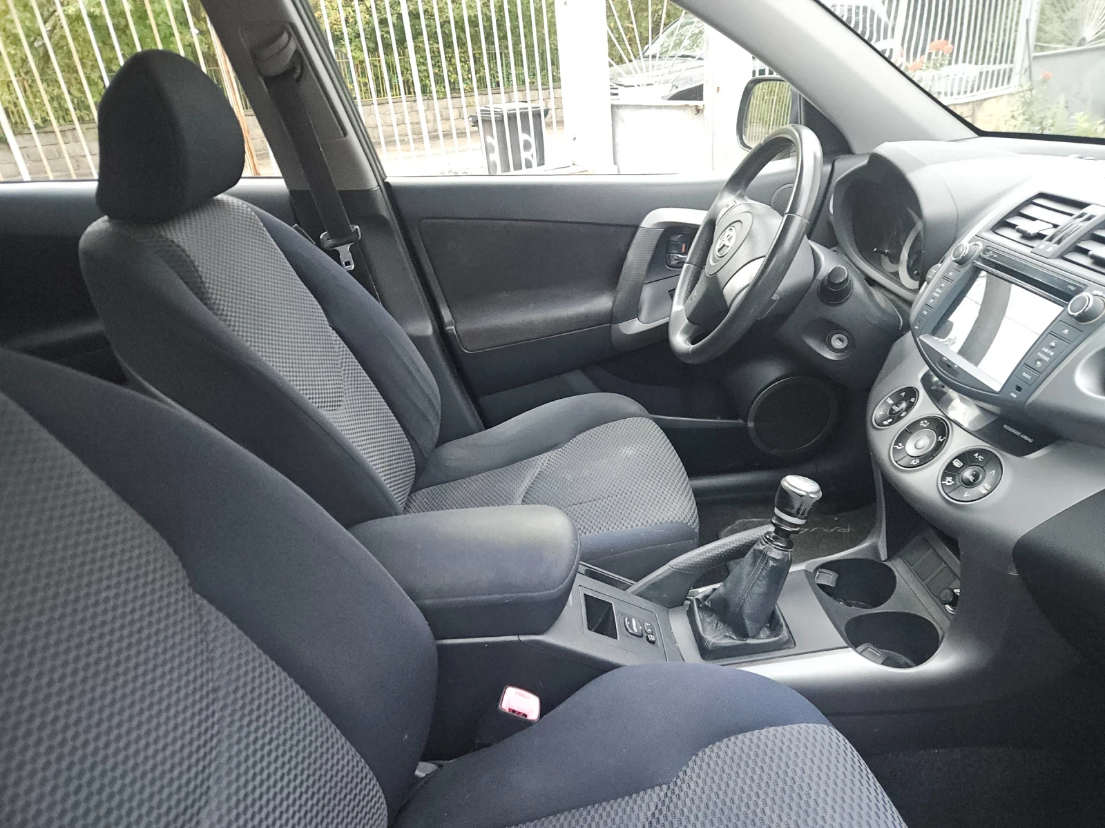 Toyota Rav4 4x4 2.0 d4d 136 k.c., снимка 3 - Автомобили и джипове - 56227334