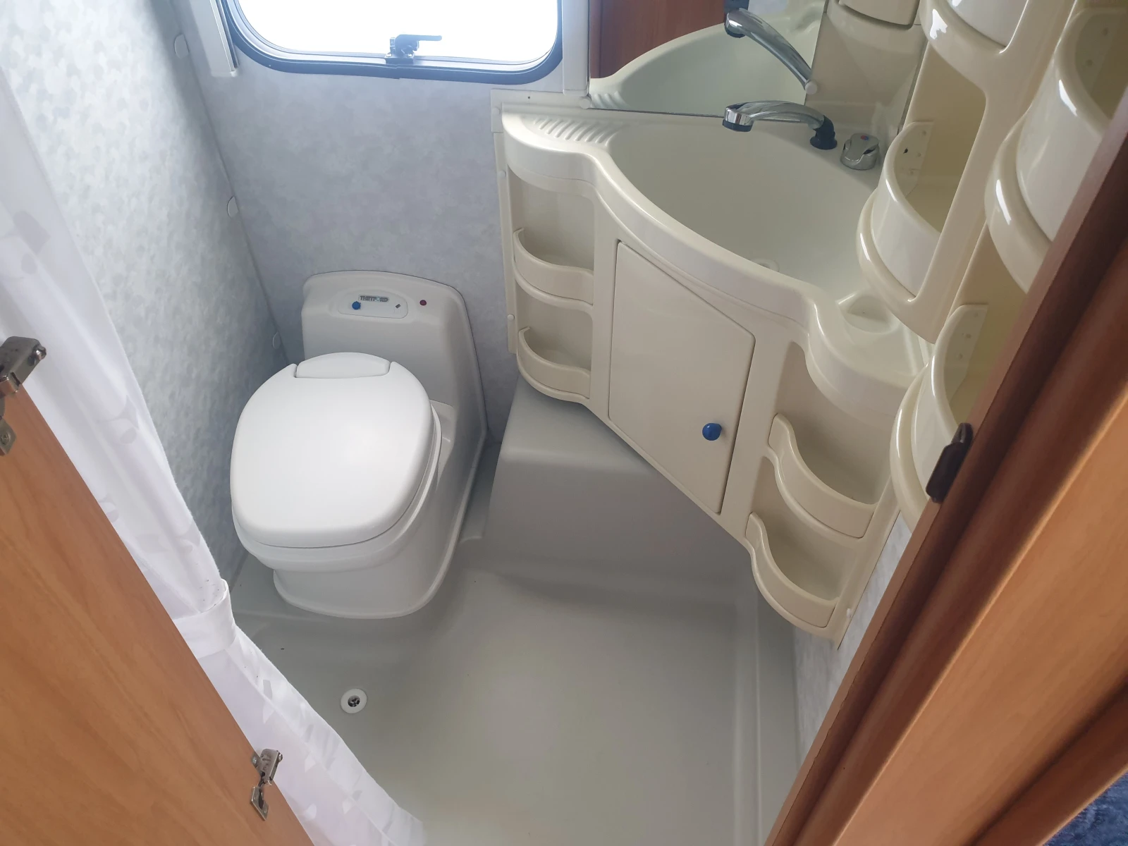 �������� Adria 743 | Mobile.bg � ����������� 17