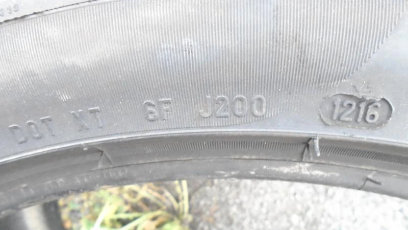 Гуми Всесезонни 285/35R20, снимка 6 - Гуми и джанти - 22369669