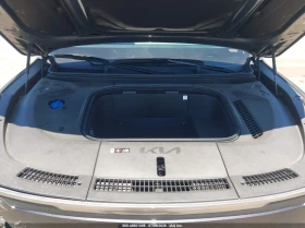 Kia EV9 Light Long Range, снимка 10