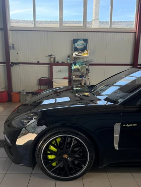 ����� �� �������� �� Porsche Panamera Turbo S e-Hybrid Executive 