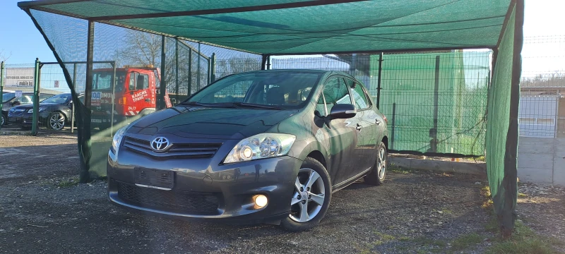 Toyota Auris 2.0D4D 6скорости, снимка 1 - Автомобили и джипове - 48750902