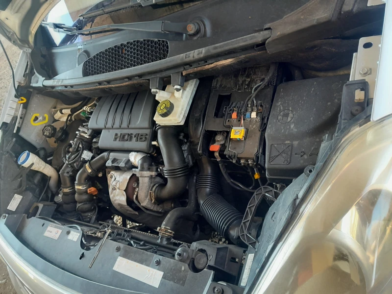 Citroen Berlingo 1.6 HDI, снимка 13 - Автомобили и джипове - 51876664