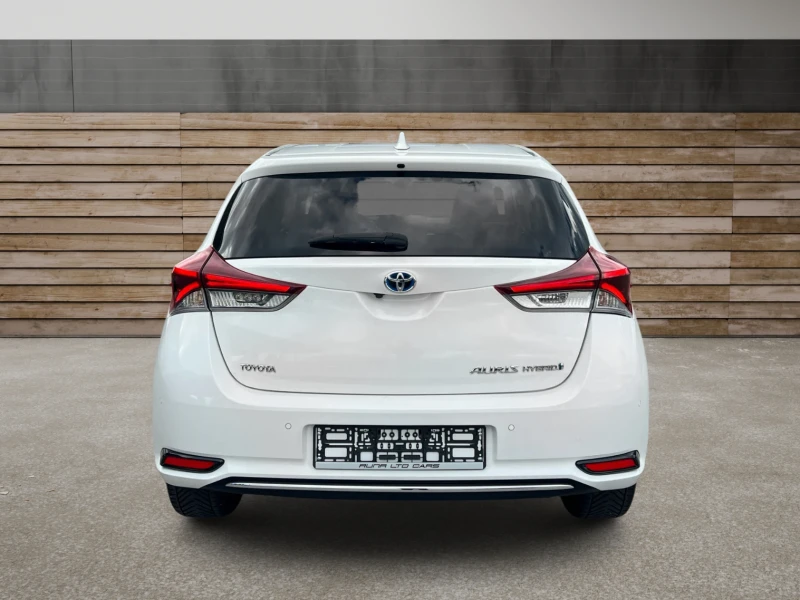 Toyota Auris 1.8Hybrid Lounge Подгрев LED Самопаркиране Keyless, снимка 5 - Автомобили и джипове - 50277419