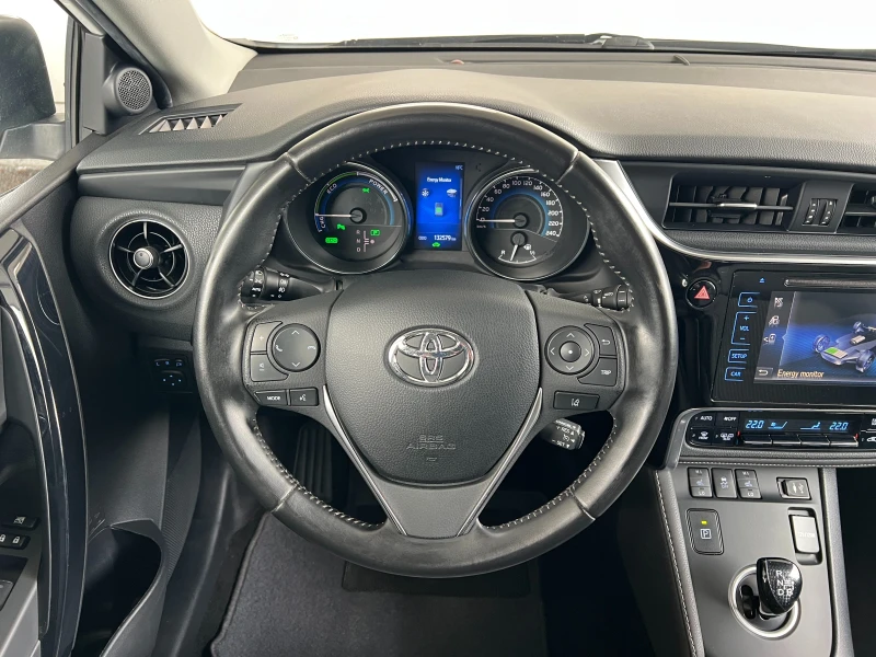 Toyota Auris 1.8Hybrid Lounge Подгрев LED Самопаркиране Keyless, снимка 8 - Автомобили и джипове - 50277419