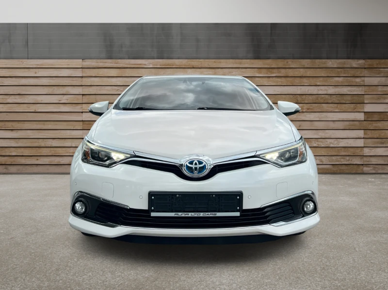 Toyota Auris 1.8Hybrid Lounge Подгрев LED Самопаркиране Keyless, снимка 2 - Автомобили и джипове - 50277419