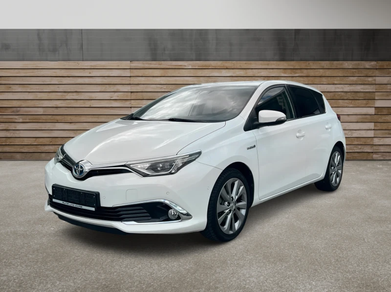 Toyota Auris 1.8Hybrid Lounge Подгрев LED Самопаркиране Keyless
