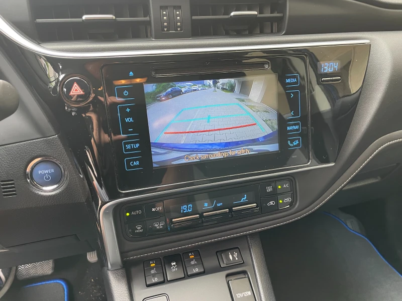 Toyota Auris 1.8 Hybrid e-CVT Facelift- в ГАРАНЦИЯ, снимка 11 - Автомобили и джипове - 50621030