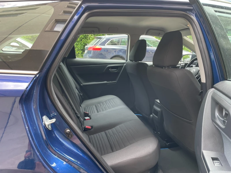 Toyota Auris 1.8 Hybrid e-CVT Facelift- в ГАРАНЦИЯ, снимка 14 - Автомобили и джипове - 50621030