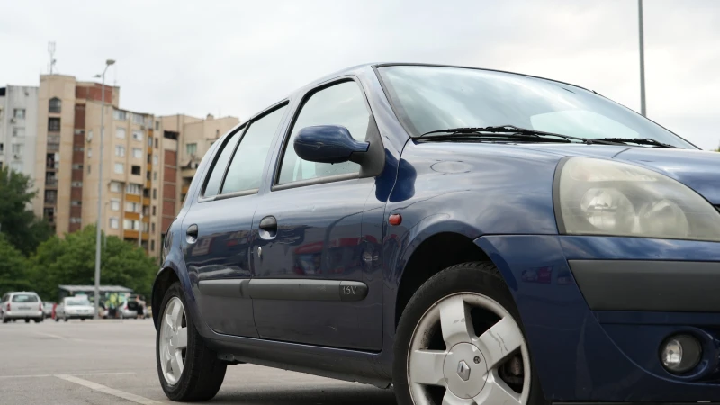 Renault Clio Comfort 16V, снимка 5 - Автомобили и джипове - 51199976