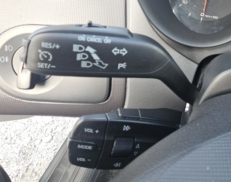 Seat Ibiza 1.6TDI.90кс.2011г.Отличен, снимка 13 - Автомобили и джипове - 52123961