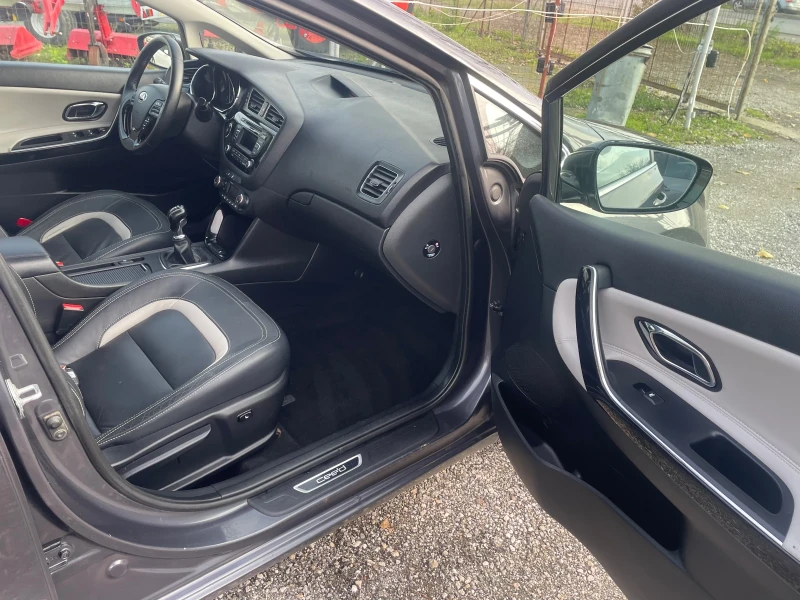 Kia Ceed 1.6 GT-LINE, снимка 13 - Автомобили и джипове - 52649999