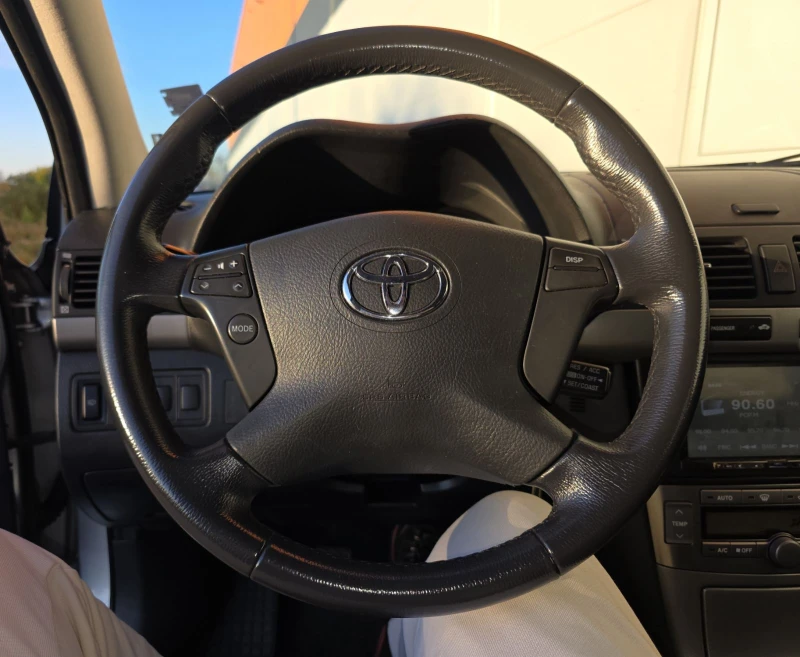 Toyota Avensis D4D, снимка 14 - Автомобили и джипове - 52663965