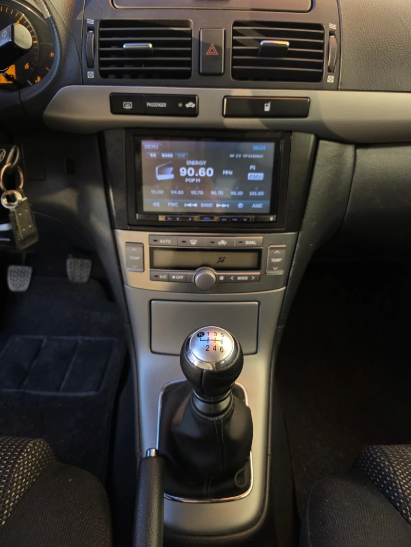 Toyota Avensis D4D, снимка 4 - Автомобили и джипове - 52663965