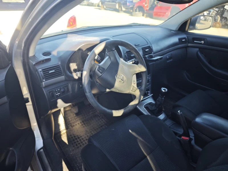 Toyota Avensis 2.2 D-CAT, снимка 5 - Автомобили и джипове - 52813892