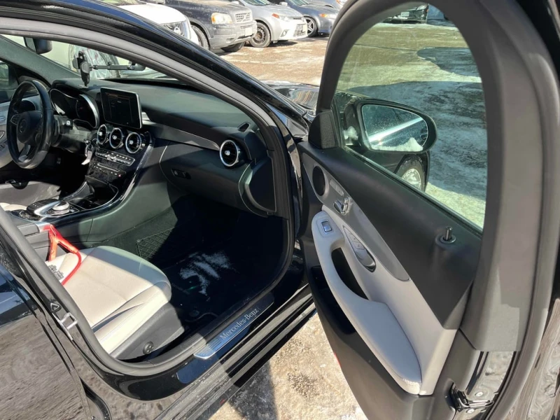 Mercedes-Benz C 300 * CARFAX * ЦЕНА ДО БГ, снимка 11 - Автомобили и джипове - 53306180