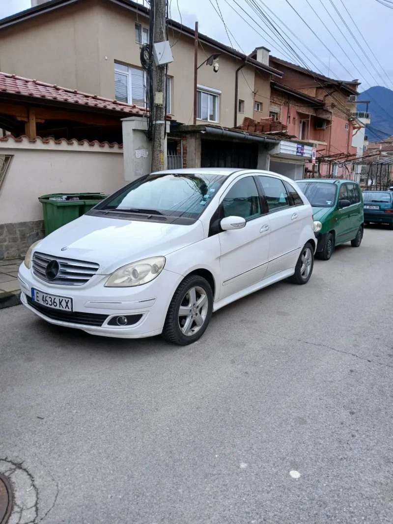 Mercedes-Benz B 200
